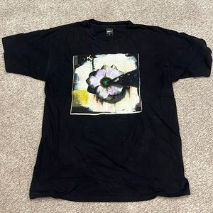 obey graphic flower tee size medium